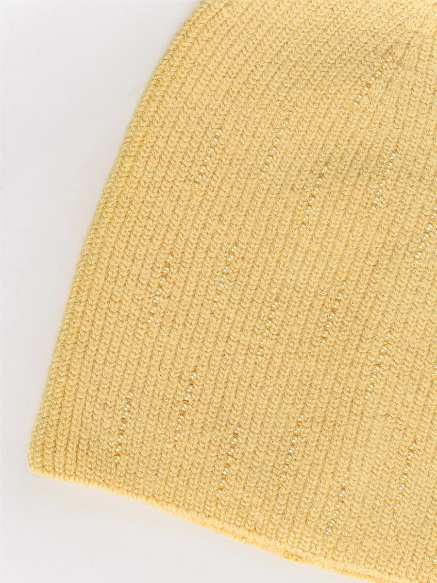 Желтая шапка бини с бисером